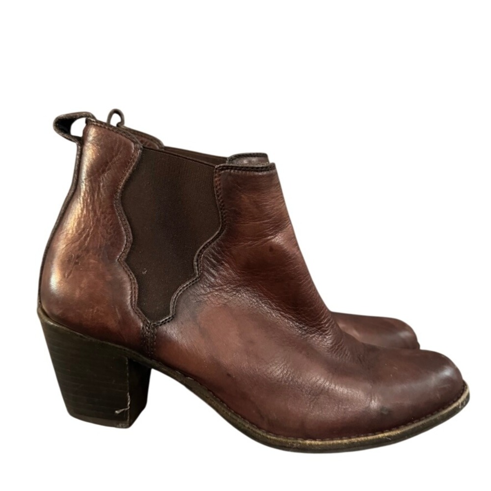 Frye Sacha Chelsea Boots Brown Leather Scalloped Western Block Heel Ankle Boot 9